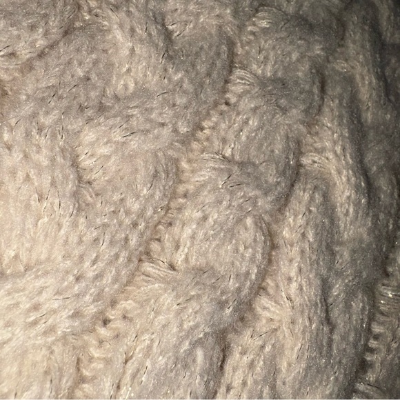 On twelfth Cream and Metallic Gold Cable Knit Turtleneck Sweater, Sleeveless - Picture 6 of 6